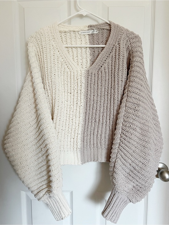 Altar'd State Sweaters - Altar'd State Two-Tone Cream and Taupe Chunky Knit Sweater